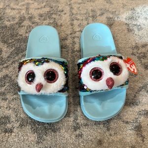 Ty fashion collection slip on sandals, youth size 1-3 (OWEN).